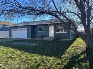 1182 Franklin St, Dickinson, ND 58601
