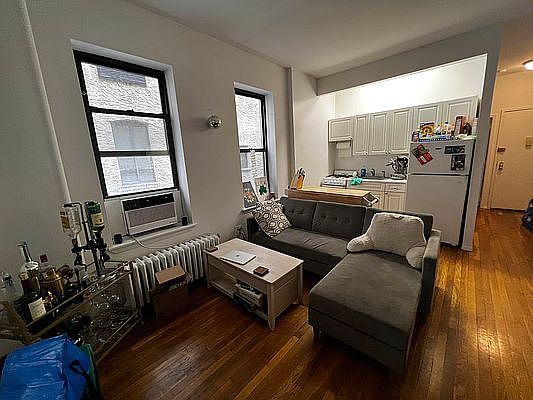 1st image of 217 E 33rd St APT 3RE