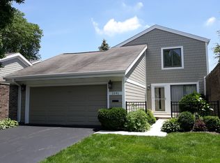 1591 Raven Hl, Wheaton, IL 60189