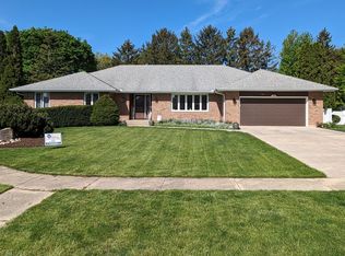 1301 Azalea Ln, Dekalb, IL 60115