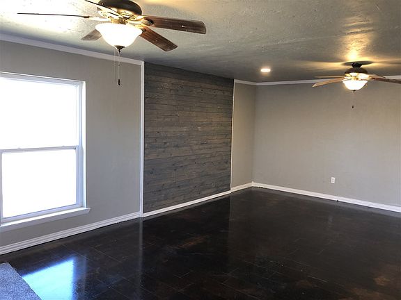 5th image of 1110 N Aspen St