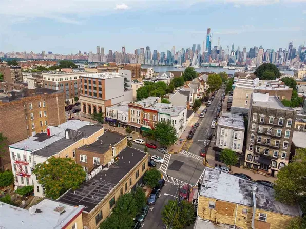 4701 Park Avenue image 2 of 15