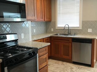 2714 F St APT 06, Sacramento, CA 95816
