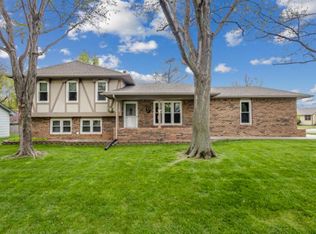203 E Pioneer Pl, Mulvane, KS 67110