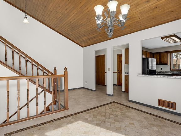 4th image of 1182 Limestone Dr S