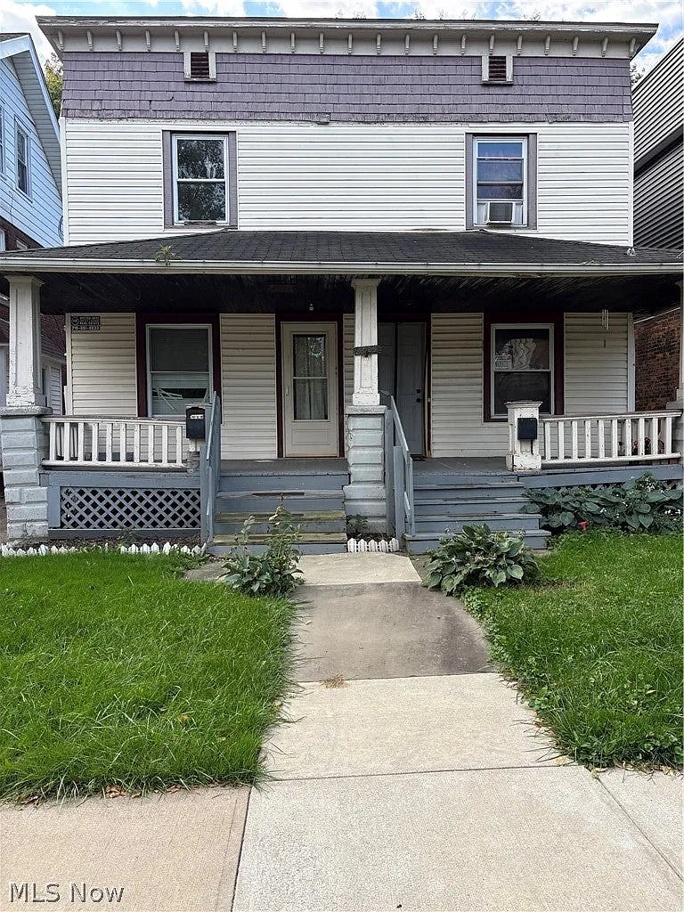 2 bed, $950 — Photo 1