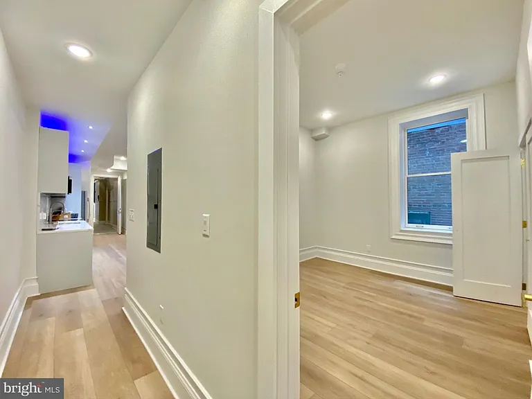 1824 Chestnut St #101 — Photo 11