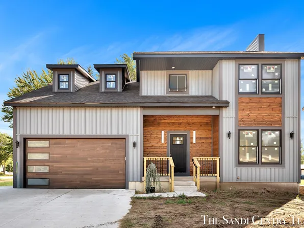 1034 Arlington Ave, Grand Haven, MI 49417