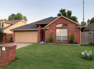 412 McDonald Dr, Edmond, OK 73034