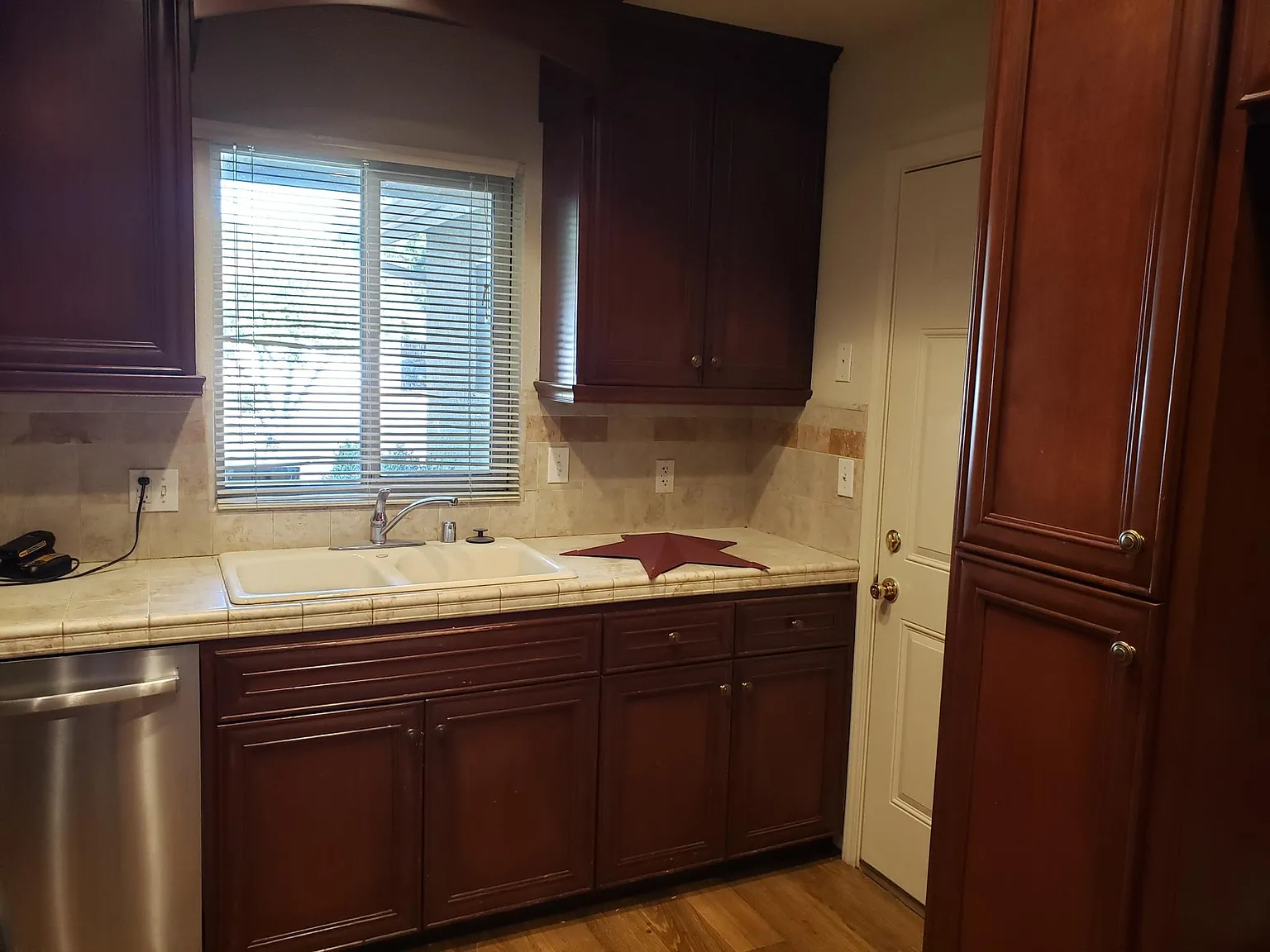 4 bed, 1584 sqft, $2,295 — Photo 4