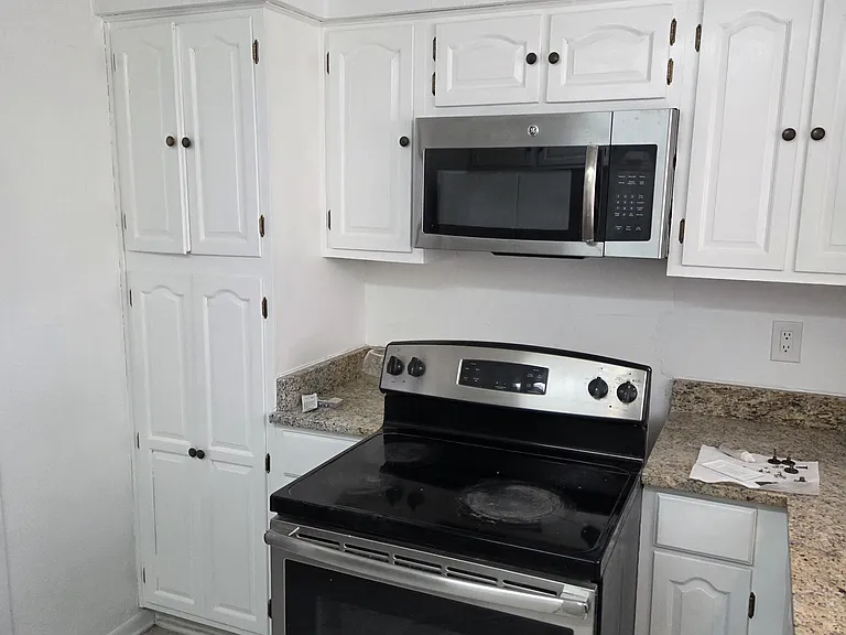 9002 Emberglow Ln — Photo 13