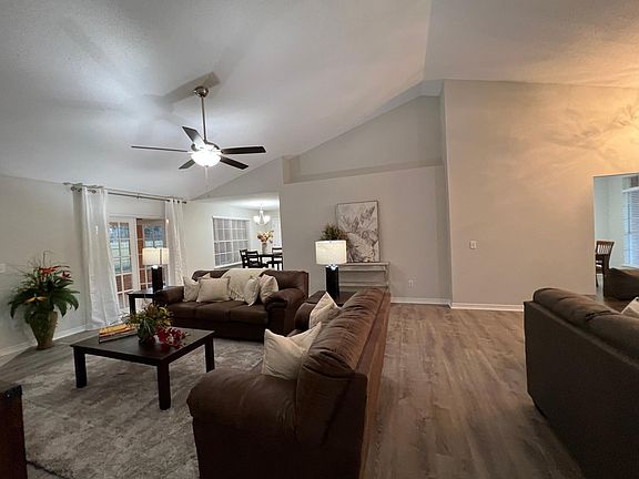 5th image of 1117 Carla Dr