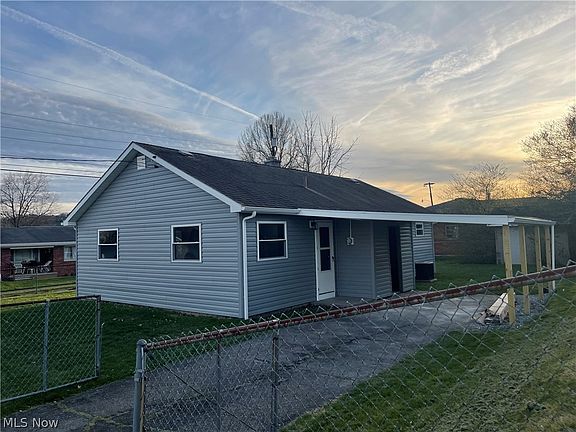 3rd image of 2403 21st Ave