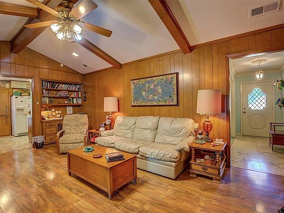 4th image of 2 Morgan Ln