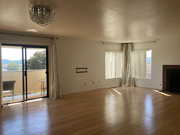 3rd image of 1229 E Wilson Ave APT 301