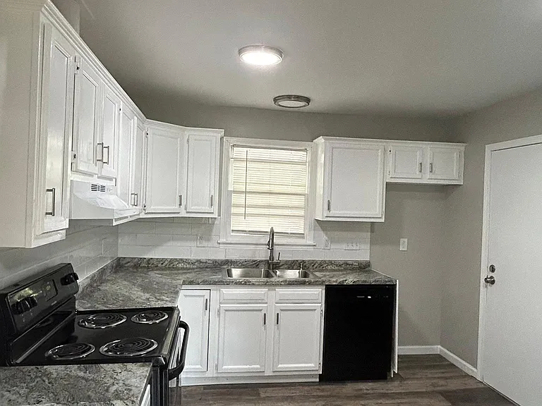 540 Camellia Rd — Photo 6