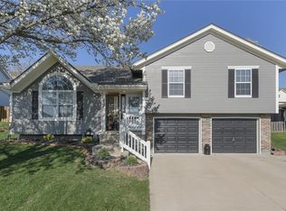 802 SW Brome Dr, Grain Valley, MO 64029