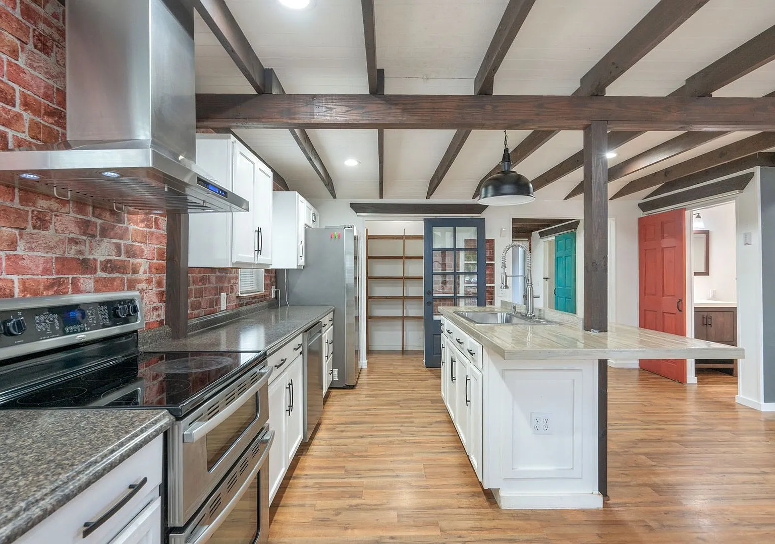 Move In Special!! $500 Off First Month's Rent! — Photo 2