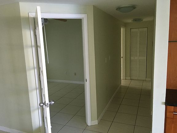 5th image of 16531 NE 35th Ave APT 5