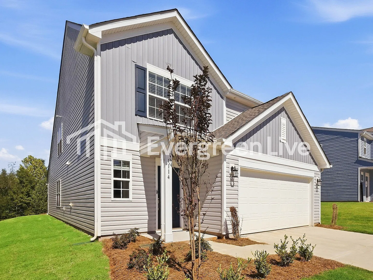 4 bed, 2.5 bath, 2307 sqft, $1,965 — Photo 2