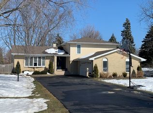 309 Skylark Dr, Bloomingdale, IL 60108