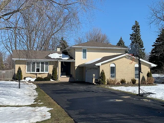 309 Skylark Dr photo 1