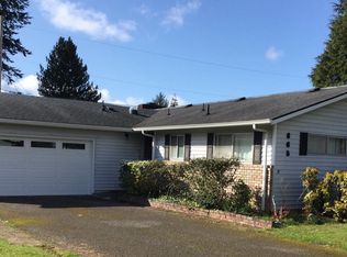 865 Oakway Dr, Coos Bay, OR 97420