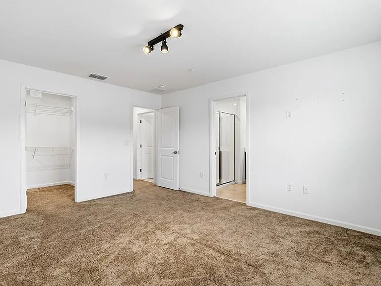 9844 Walkway Dr — Photo 12