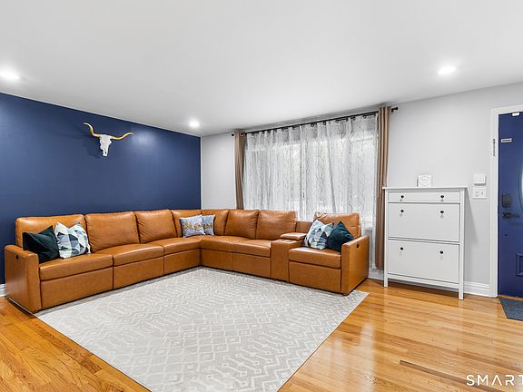 5th image of 1710 Stratfield Road