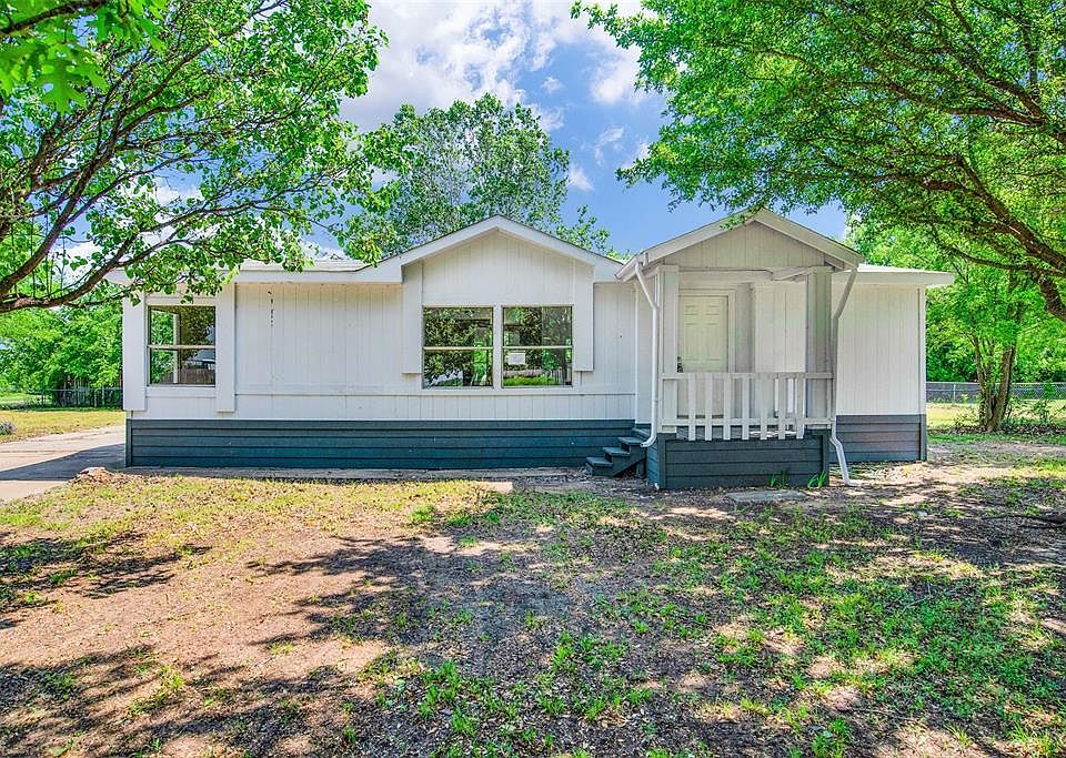 Great yard on corner lot