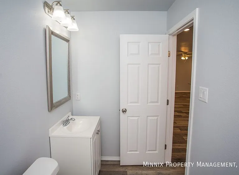 5604 Jarvis St #B — Photo 18