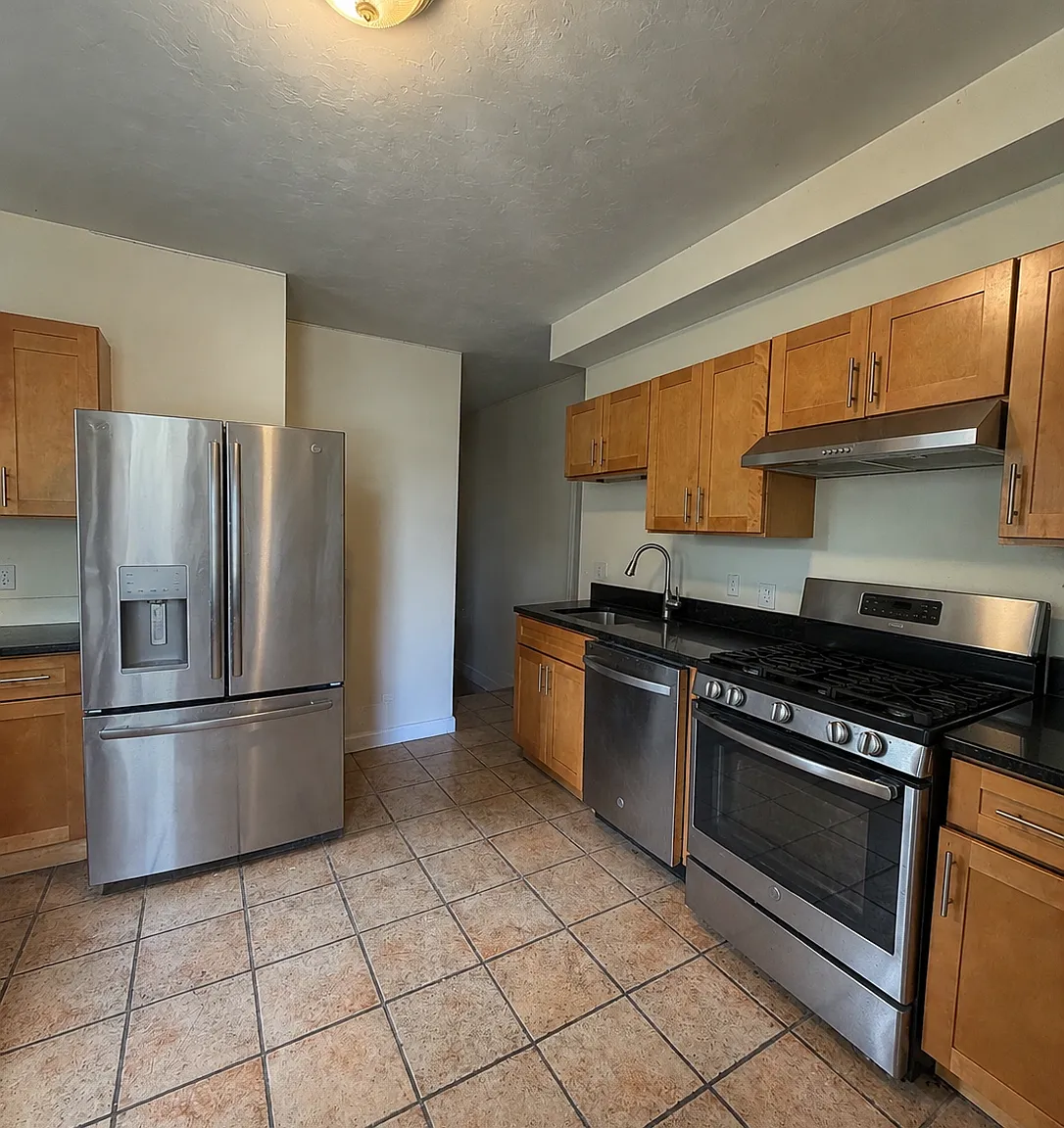 3 bed, 1.5 bath, $3,150 — Photo 1