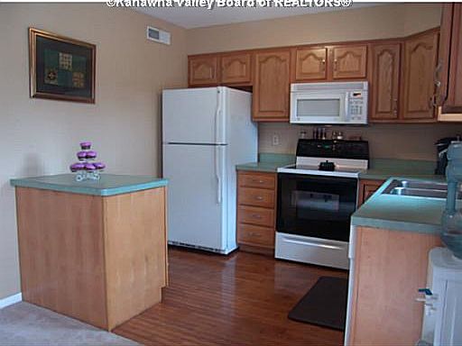 4th image of 5045 Saint Patrick Cir