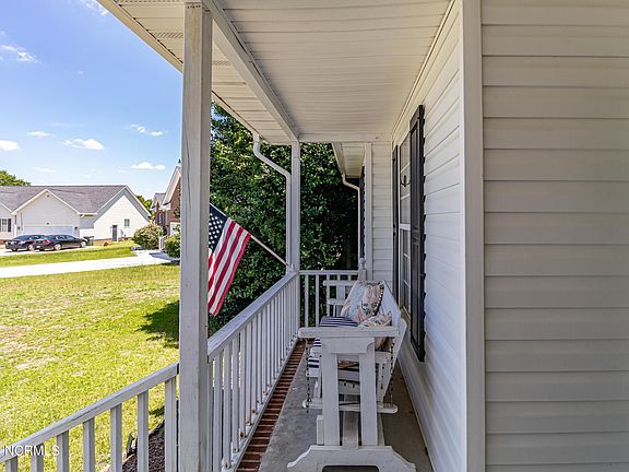 5th image of 102 Barkridge Place