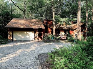 851 Wallwood Dr, Akron, OH 44321