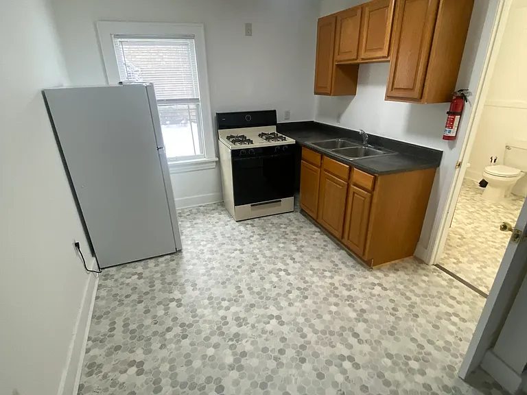 916 W Lovell St #5 — Photo 3