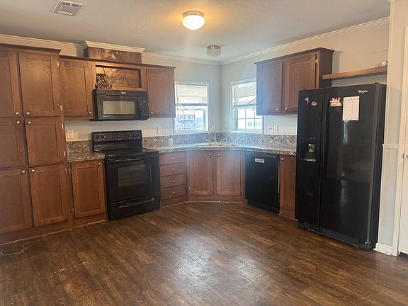3rd image of 3220 Sunset Oaks Dr