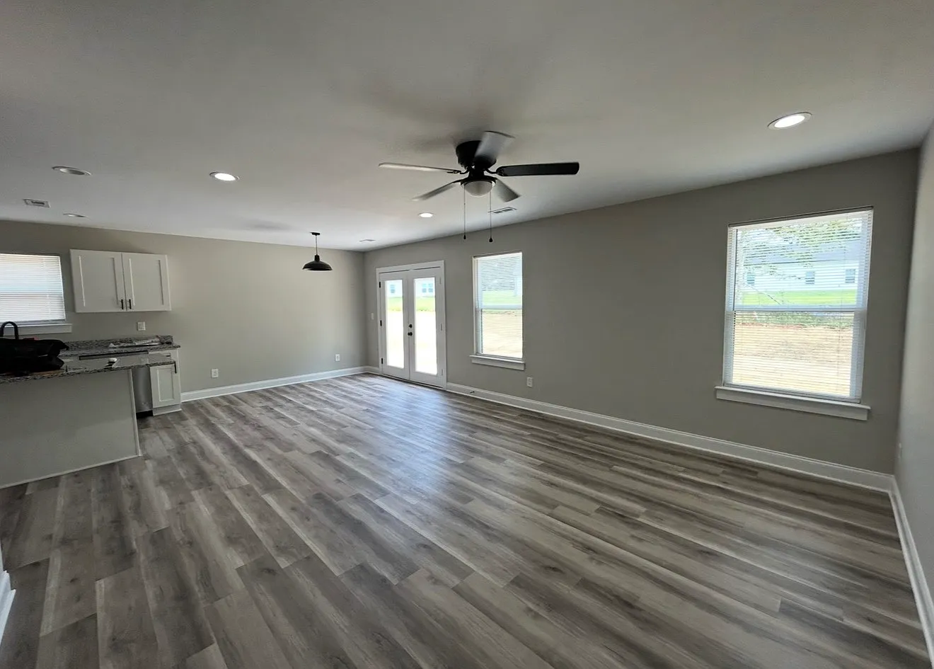 4 bed, 2.5 bath, 1867 sqft, $2,000 — Photo 3