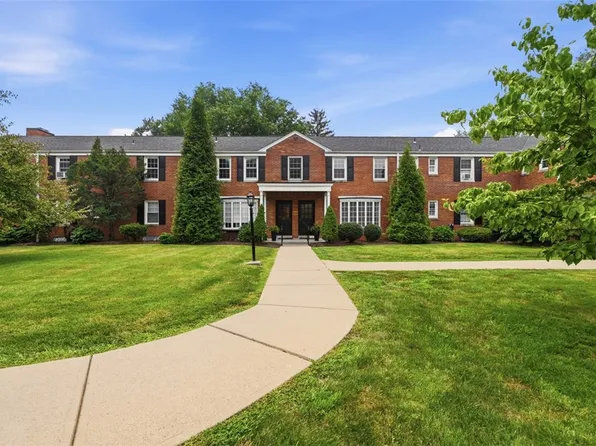 838 Thorn St APT 39, Sewickley, PA 15143