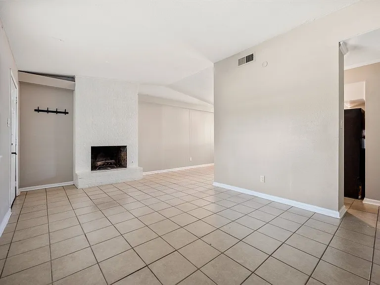 106 Oertli Ln #B — Photo 15