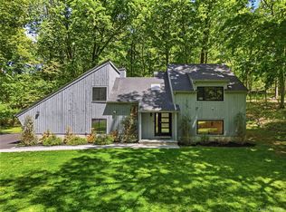 61 Cliffside Lane, Mount Kisco, NY 10549