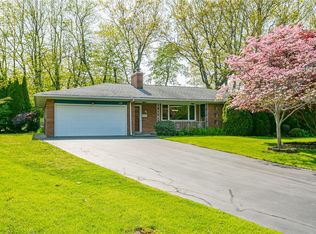 131 Oakbriar Dr, Rochester, NY 14616