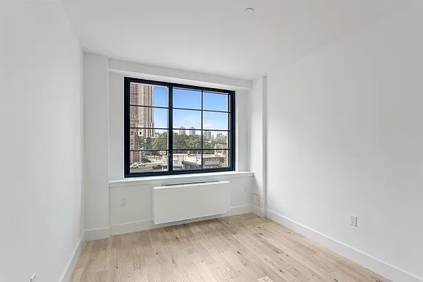 Rented by Modern Spaces | media 16