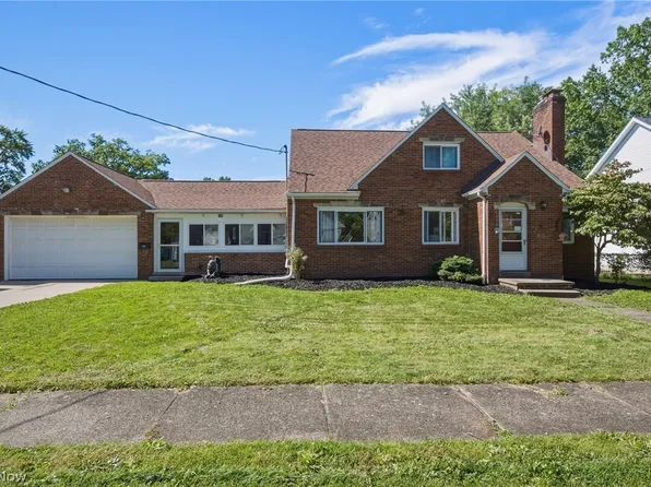 860 Meridian St, Akron, OH 44310