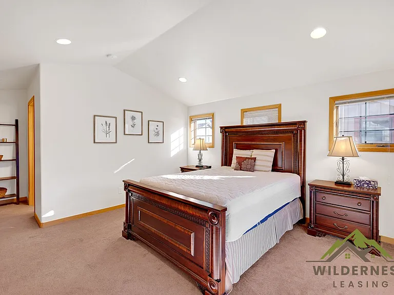 729B Meadow Dr — Photo 21