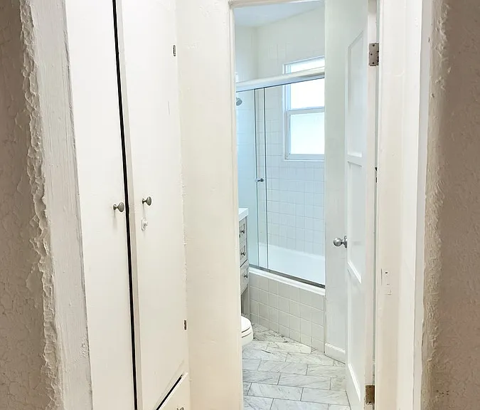 473 S Roxbury Dr #1/2 — Photo 7
