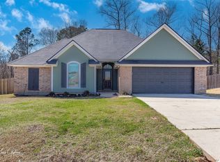 10178 English Oaks Dr, Keithville, LA 71047