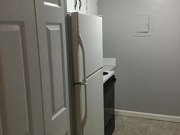 5th image of 119 Grove St APT 223