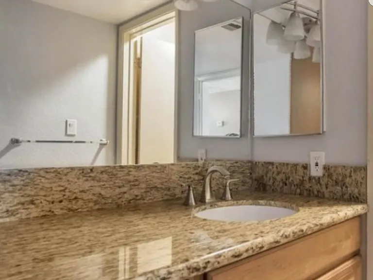 1215 E Lemon St #107 — Photo 2