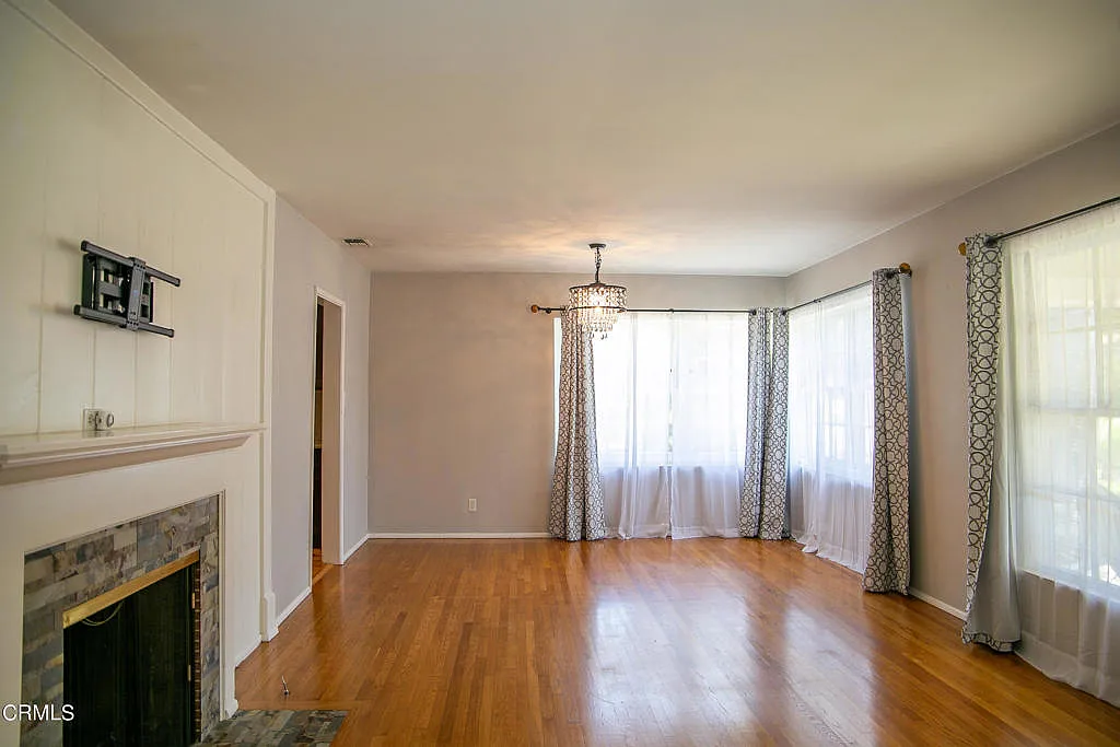 3 bed, 2.0 bath, 1621 sqft, $5,600 — Photo 3